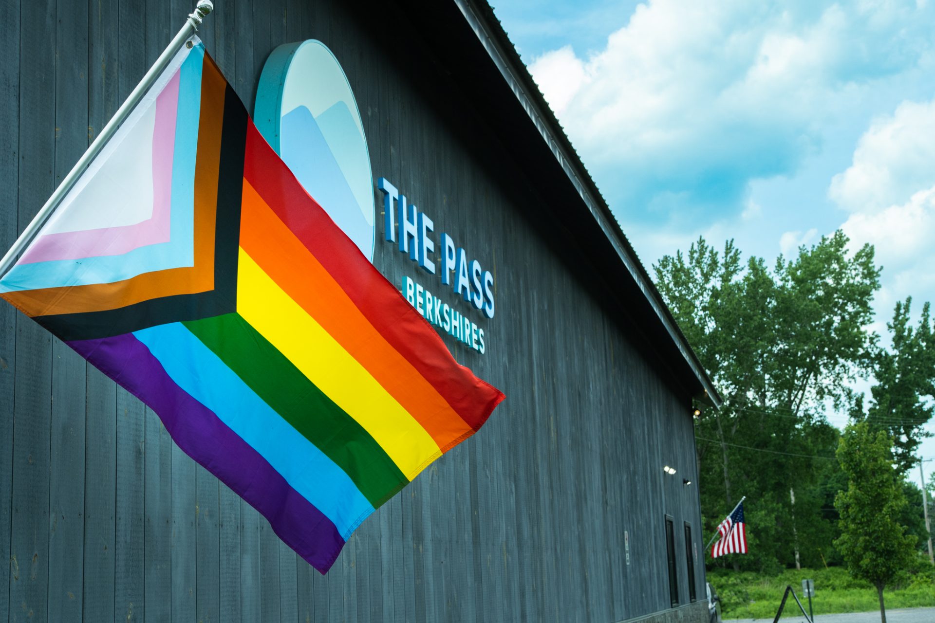 flag-dispensary